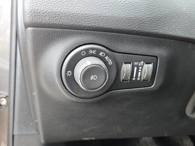 Used 2018 Jeep Compass Limited w/ Navigation Group FWD image 22