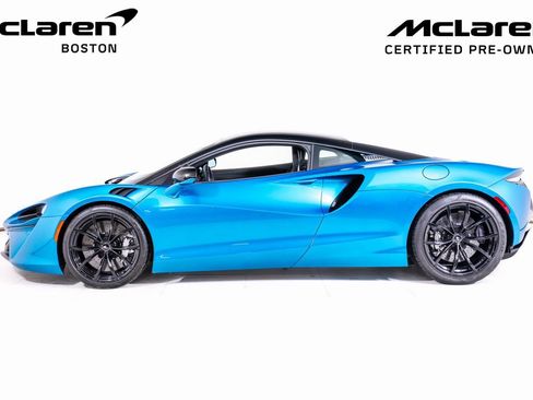 Used 2024 McLaren Artura RWD image 2