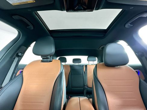 Used 2025 Mercedes-Benz C 300 Sedan image 22