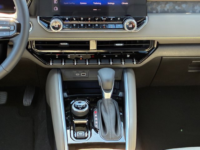 New 2026 Chevrolet Colorado ZR2 w/ Technology Package AWD/4WD image 20