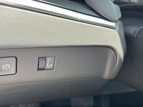 Certified 2024 Buick Enclave Essence AWD/4WD image 27