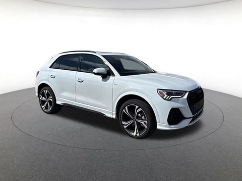 Used 2023 Audi Q3 2.0T Premium Plus w/ Premium Plus Package AWD/4WD image 1