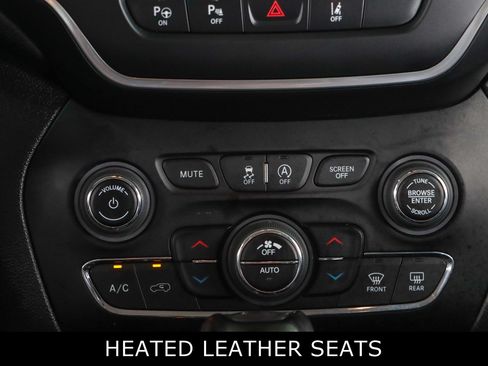 Used 2023 Jeep Cherokee Altitude Lux AWD/4WD image 20