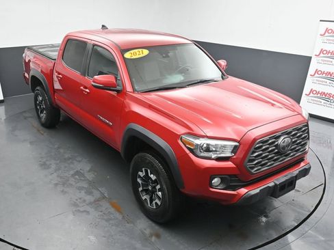 Used 2021 Toyota Tacoma TRD Off-Road w/ Technology Package image 27