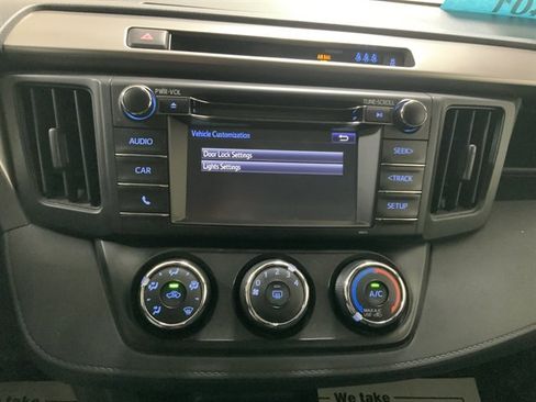 Used 2017 Toyota RAV4 LE AWD/4WD image 28