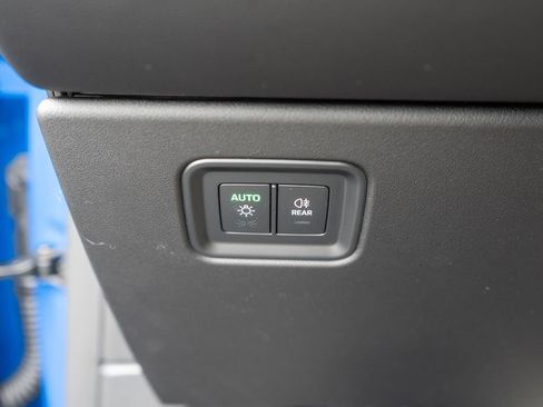 New 2026 Porsche Macan Electric RWD image 19