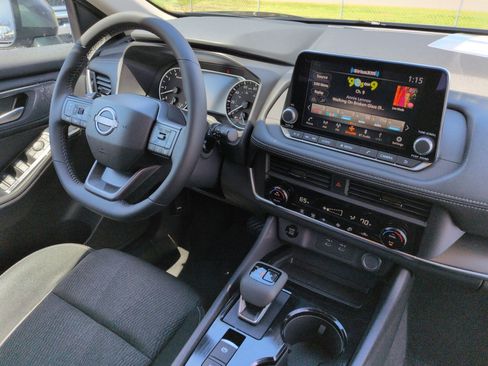 New 2026 Nissan Rogue SV FWD image 34
