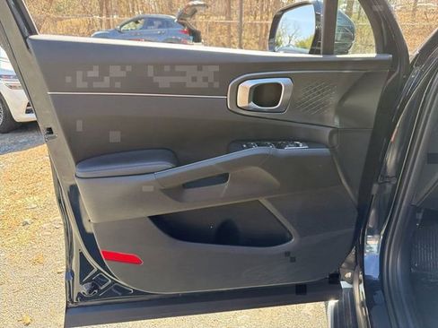 Used 2023 Kia Sorento EX image 19