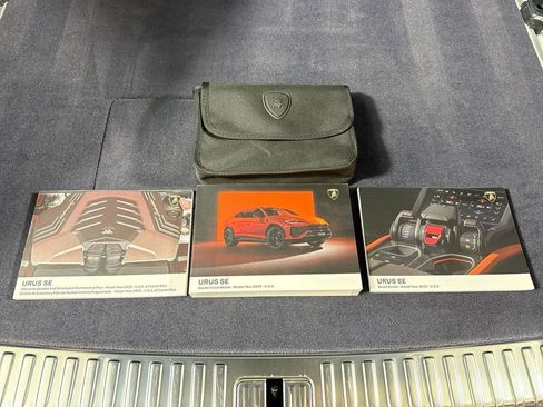 Used 2025 Lamborghini Urus SE image 93