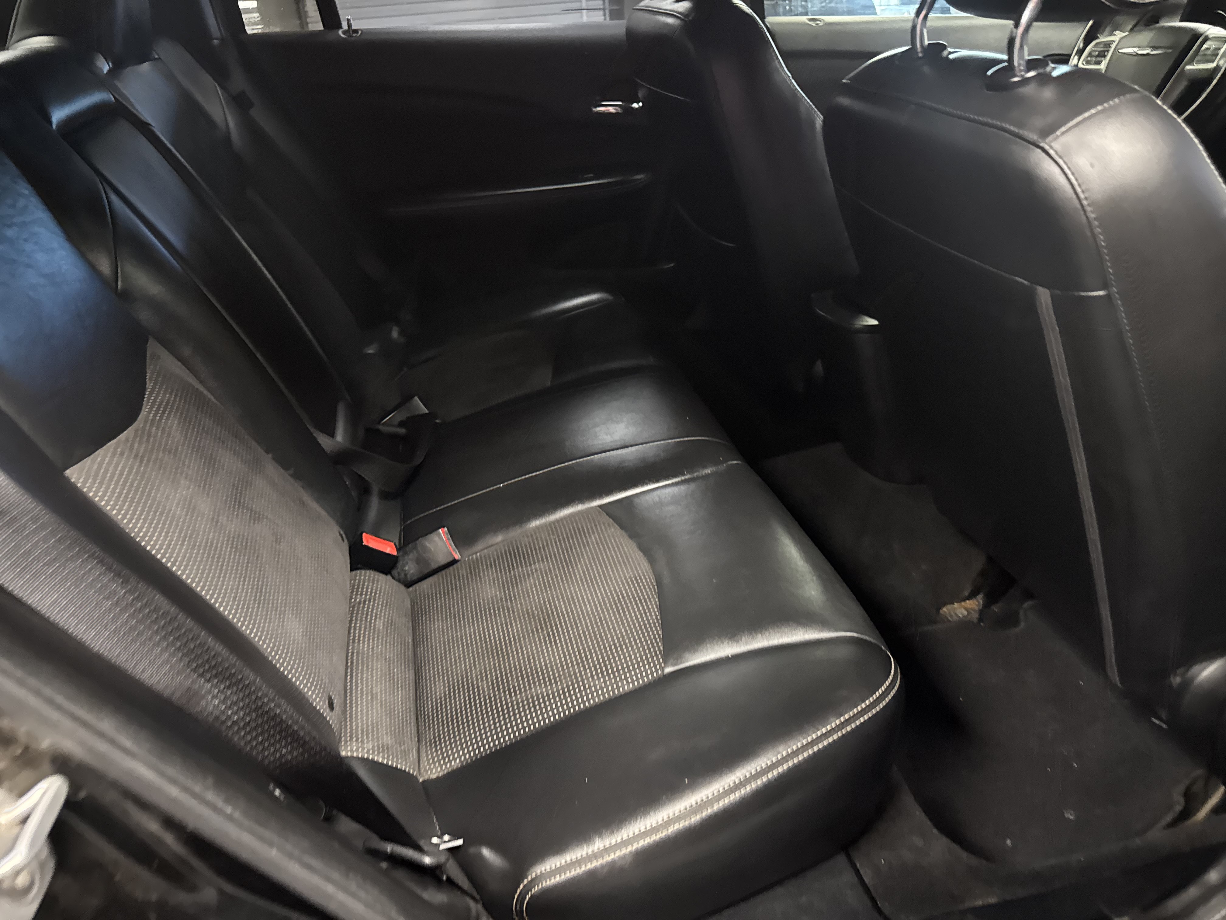 Used 2011 Chrysler 200 S FWD image 9