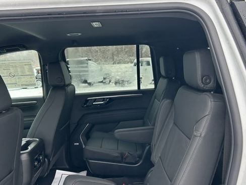 New 2026 Chevrolet Suburban LT w/ Comfort Package image 32