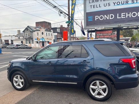 Used 2016 Ford Explorer XLT w/ Equipment Group 202A image 2