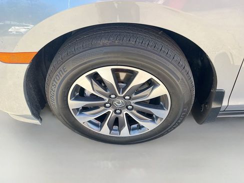 Used 2024 Honda Odyssey EX-L image 32