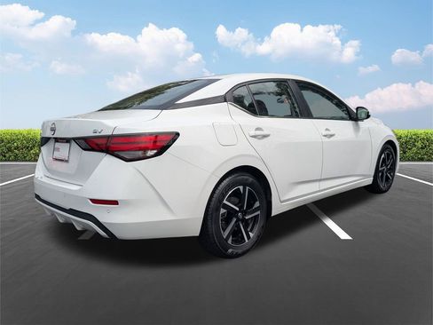 Used 2024 Nissan Sentra SV image 4