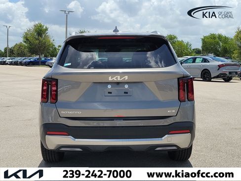 New 2026 Kia Sorento EX FWD image 5