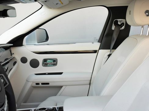 Used 2024 Rolls-Royce Ghost image 14