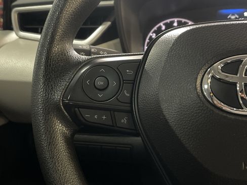 Used 2025 Toyota Corolla LE FWD image 19