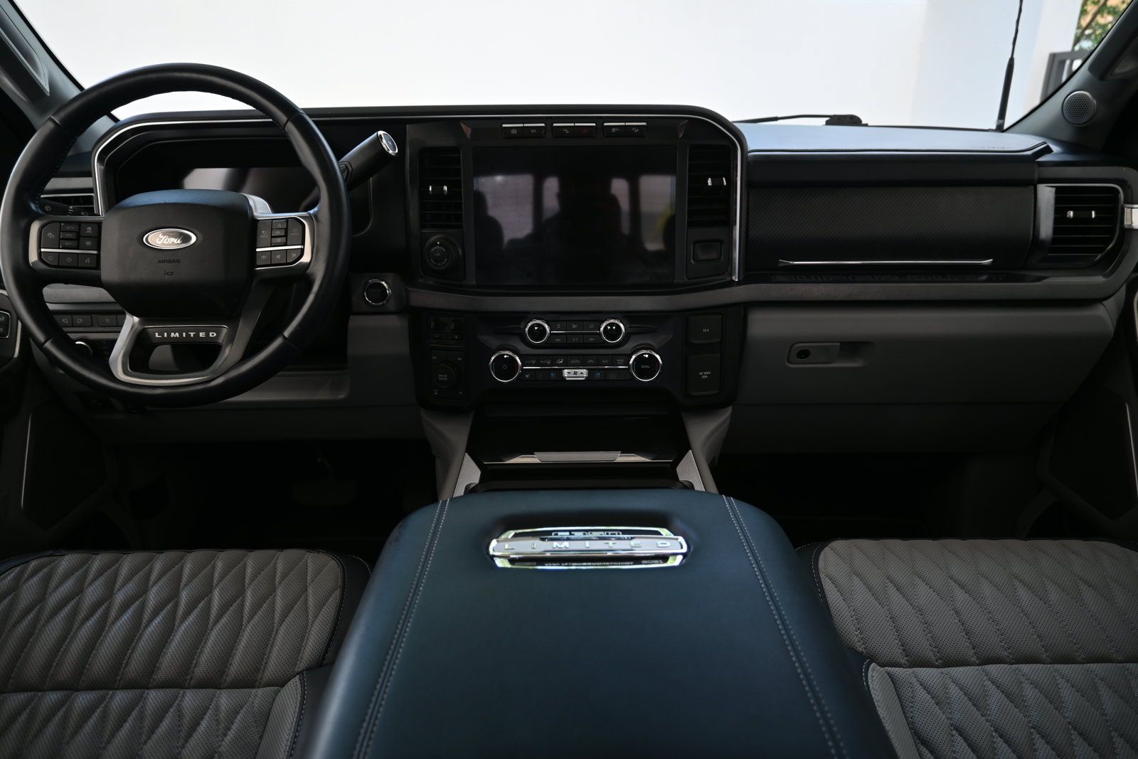 Used 2024 Ford F350 Limited w/ FX4 Off-Road Package AWD/4WD image 8