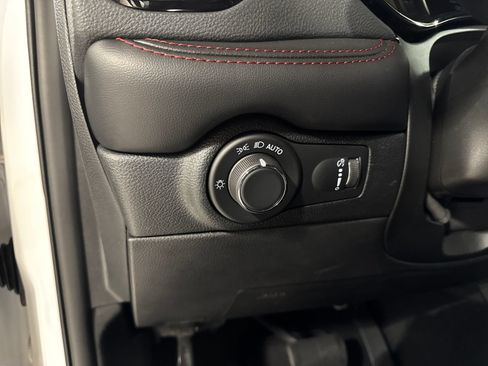Used 2025 Dodge Durango R/T AWD/4WD image 9