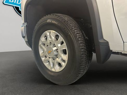 Used 2024 Chevrolet Silverado 3500 LT image 18