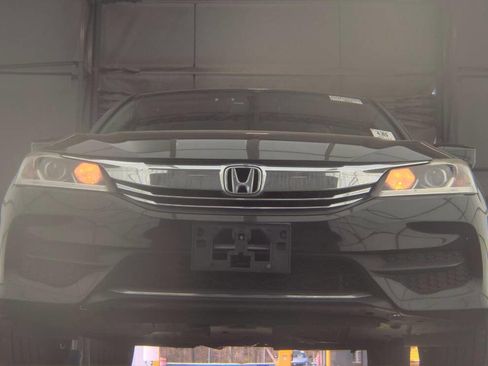 Used 2017 Honda Accord LX image 22