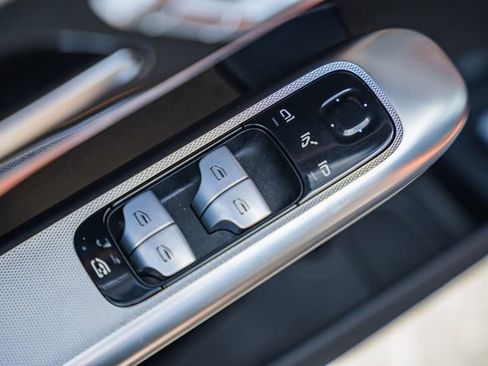 Used 2024 Mercedes-Benz GLC 43 AMG 4MATIC image 39