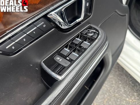 Used 2019 Jaguar XJ R-Sport AWD/4WD image 11
