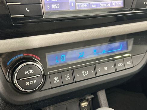 Used 2016 Toyota Corolla LE image 15