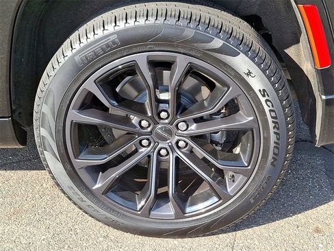 Used 2024 Jeep Grand Wagoneer Series III w/ Quick Order Packagew 28T image 8