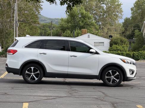 Used 2017 Kia Sorento EX FWD image 4