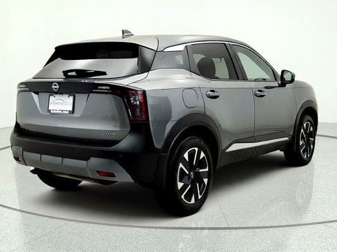 Used 2025 Nissan Kicks SV AWD/4WD image 5