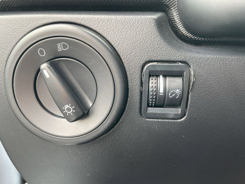 Used 2009 Volkswagen Beetle S image 14