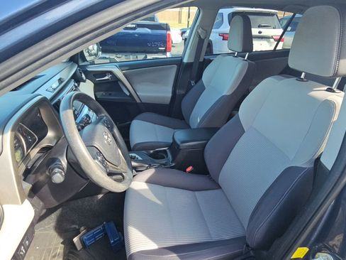 Used 2014 Toyota RAV4 XLE image 26