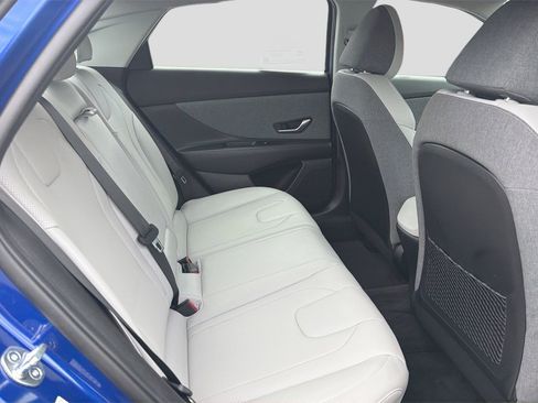 Used 2023 Hyundai Elantra Limited FWD image 27