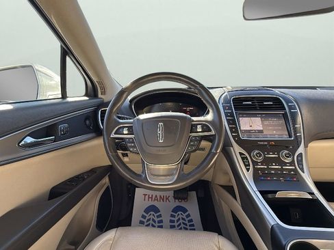 Used 2019 Lincoln Nautilus Reserve image 13