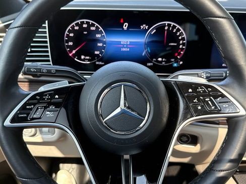 Used 2025 Mercedes-Benz GLE 450e 4MATIC image 11