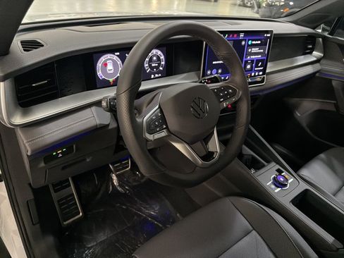 New 2026 Volkswagen Tiguan SE R-Line AWD/4WD image 15