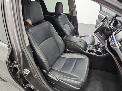 Used 2016 Toyota Highlander XLE FWD image 40