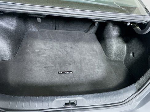 Used 2024 Nissan Altima 2.5 SV image 25