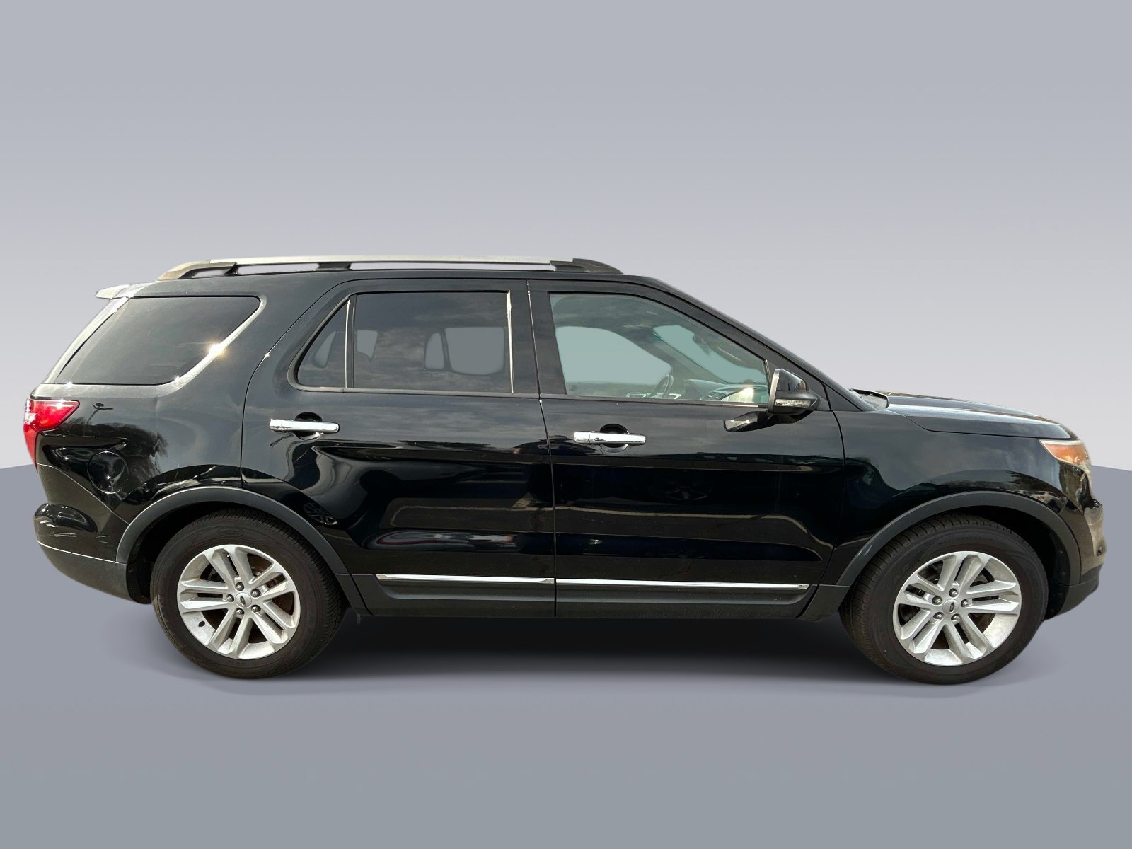 Used 2012 Ford Explorer XLT FWD image 2
