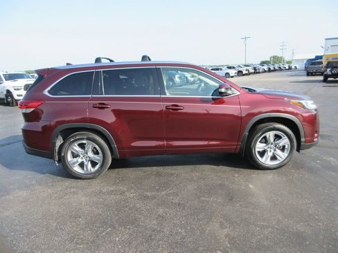 Used 2019 Toyota Highlander Limited AWD/4WD image 5
