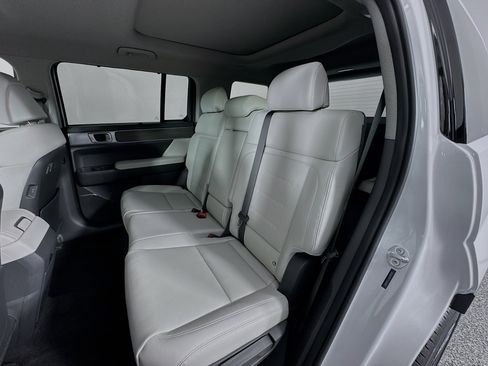 Used 2025 Hyundai Santa Fe Limited image 26