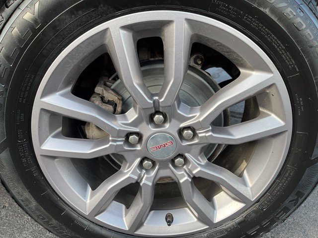 Used 2022 GMC Terrain SLT w/ Infotainment Package II AWD/4WD image 11