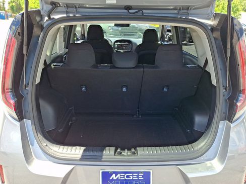 Used 2023 Kia Soul LX w/ Option Group 015 FWD image 26
