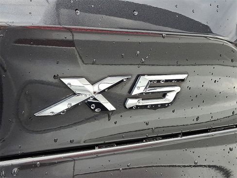 Used 2022 BMW X5 xDrive40i w/ Premium Package image 31