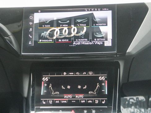 Certified 2024 Audi Q8 e-tron Premium Plus w/ Premium Plus Package image 15