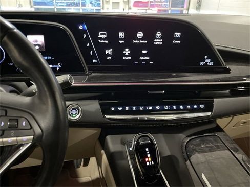 Certified 2022 Cadillac Escalade ESV Premium Luxury w/ Performance Package image 18