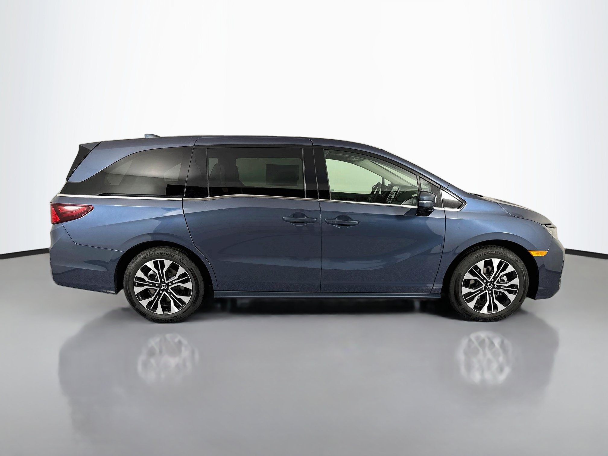 New 2027 Honda Odyssey Elite image 4