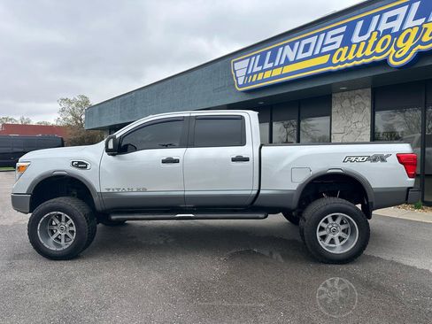 Used 2017 Nissan Titan PRO-4X image 4