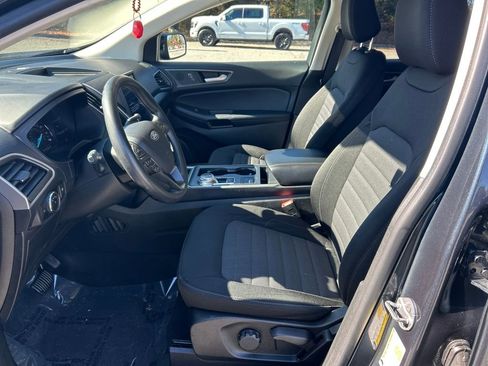 Used 2024 Ford Edge SE w/ Black Appearance Package image 11